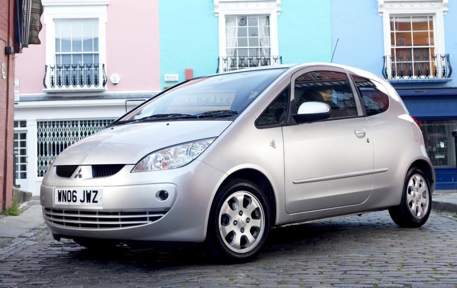  Mitsubishi Colt 3-Door 2004 года  (фото 22 из 55)